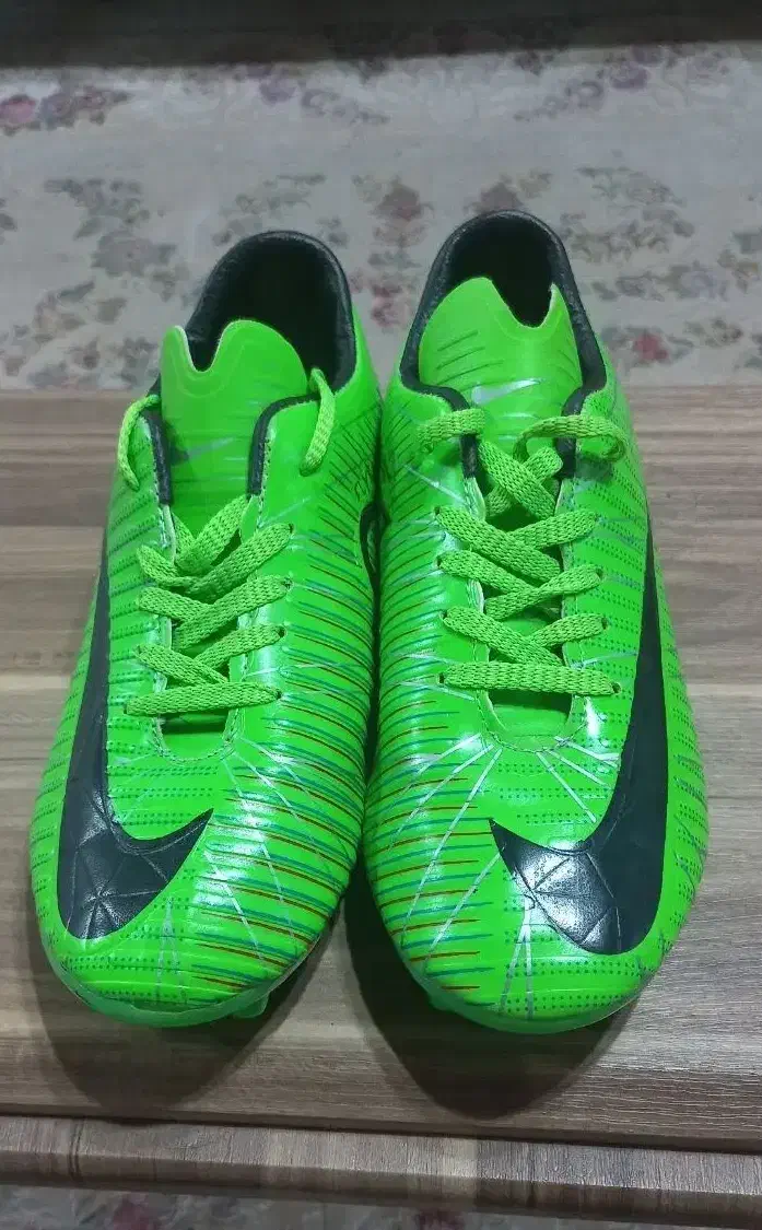 کفش فوتبال سایز 40|کیف، کفش، کمربند|رضوانشهر, |دیوار