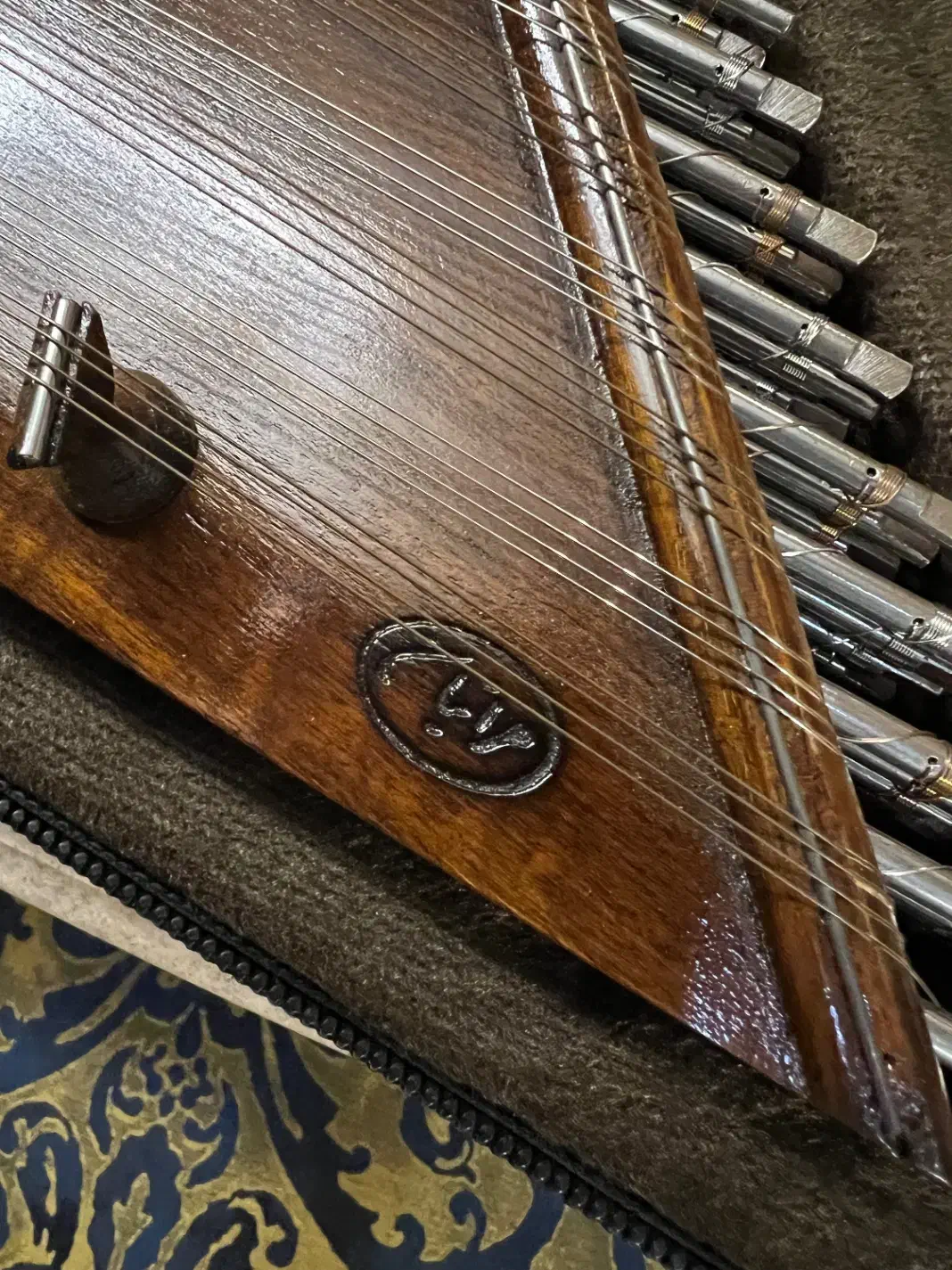 سنتور هراتیان|سازهای سنتی|دماوند, دماوند|دیوار