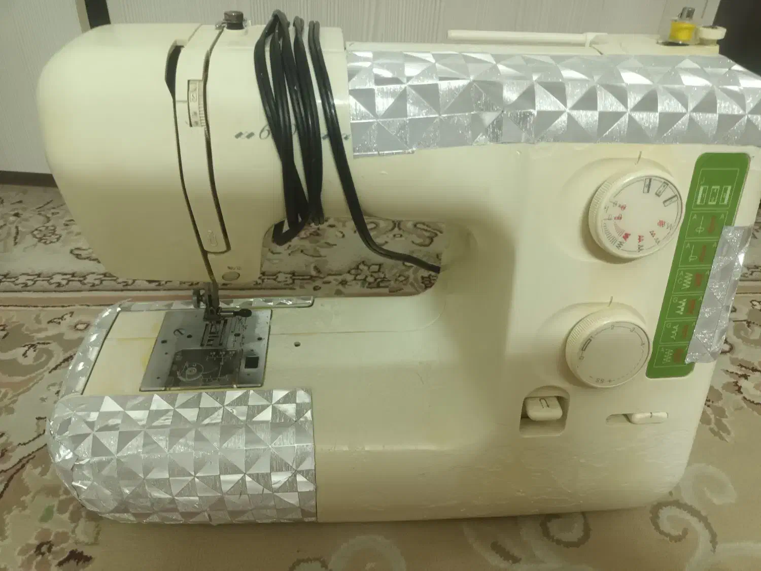 چرخ خیاطی|چرخ خیاطی و ریسندگی|گلبهار, شهر جدید گلبهار|دیوار