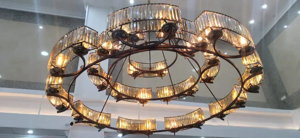 لوستر سه طبقه درحد نو|لوستر و چراغ آویز|کرج, برغان|دیوار