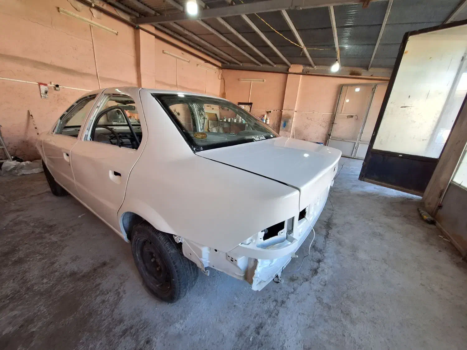 سالن نقاشی اتومبیل احمدی|خدمات موتور و ماشین|اراک, |دیوار