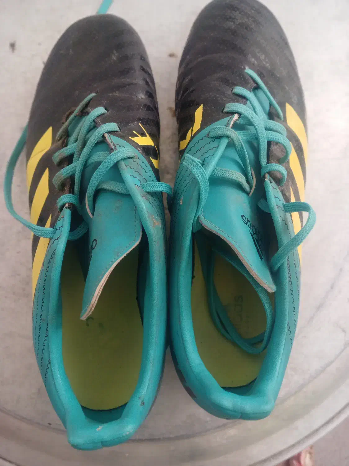 کفش فوتبال|کیف، کفش، کمربند|سراب, |دیوار