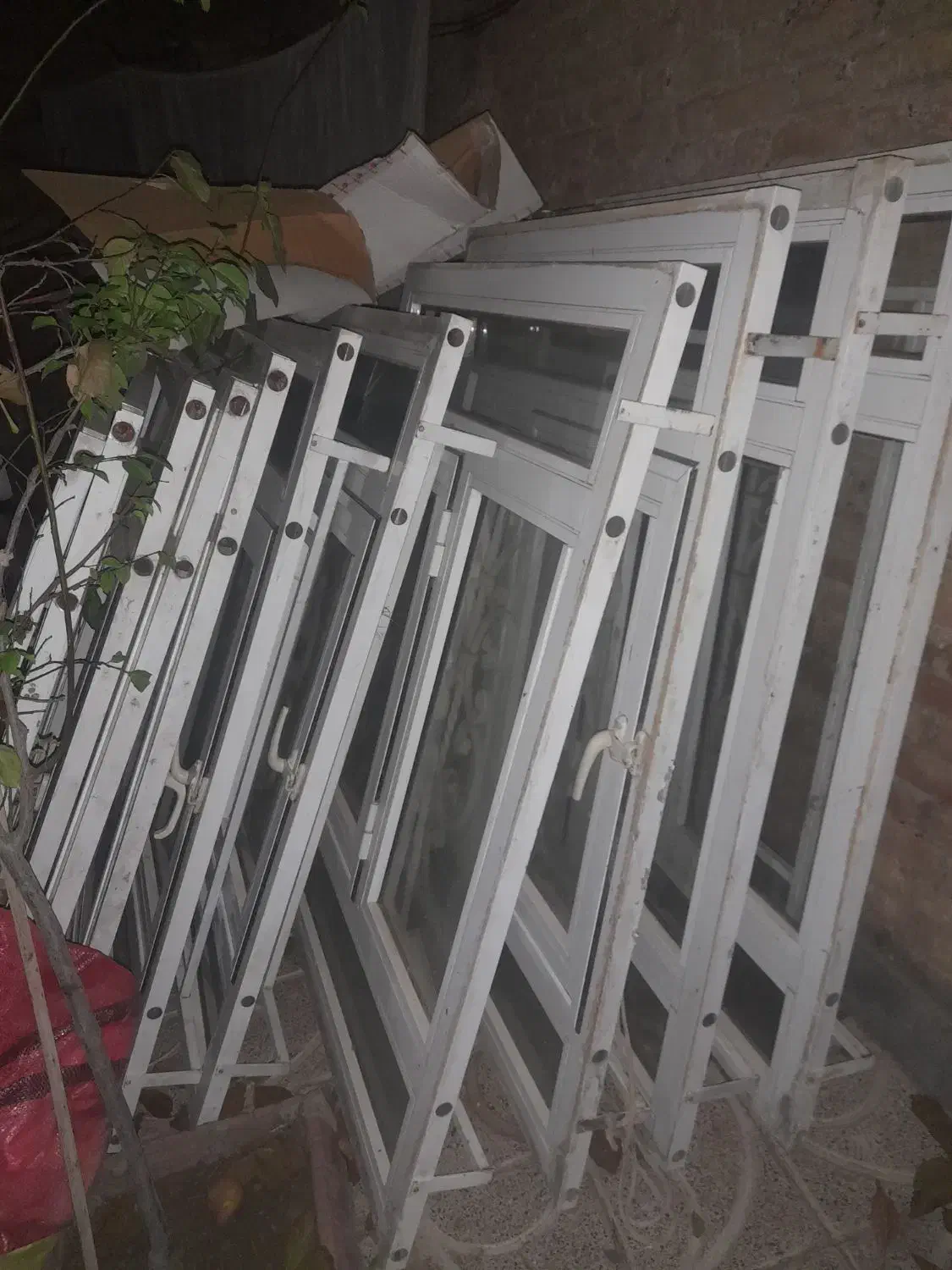 پنجره آلمونی در حده صفر|مصالح و تجهیزات ساختمان|نقده, |دیوار