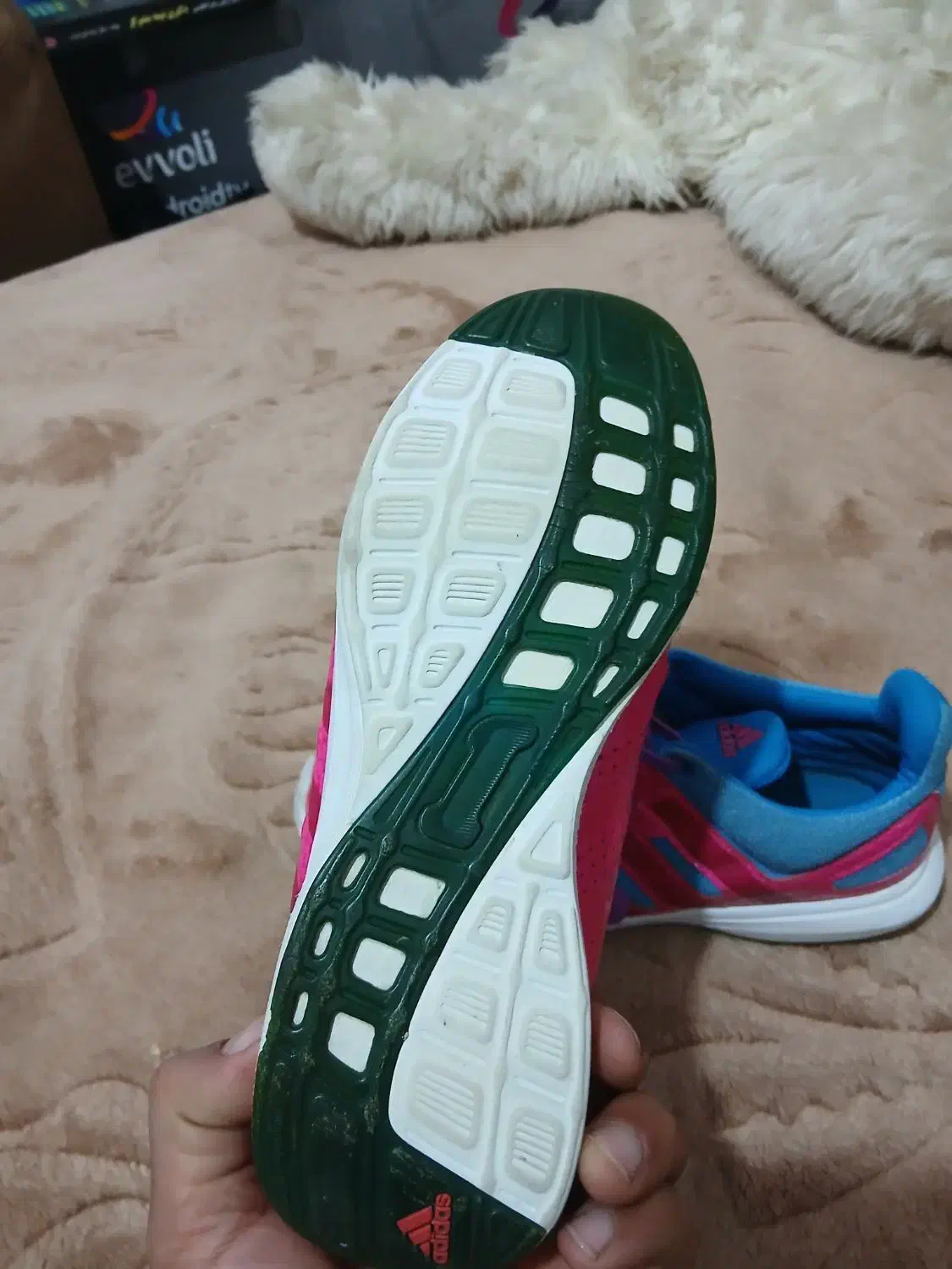 ۶جفت کفش اسپورت|کیف، کفش، کمربند|یاسوج, |دیوار