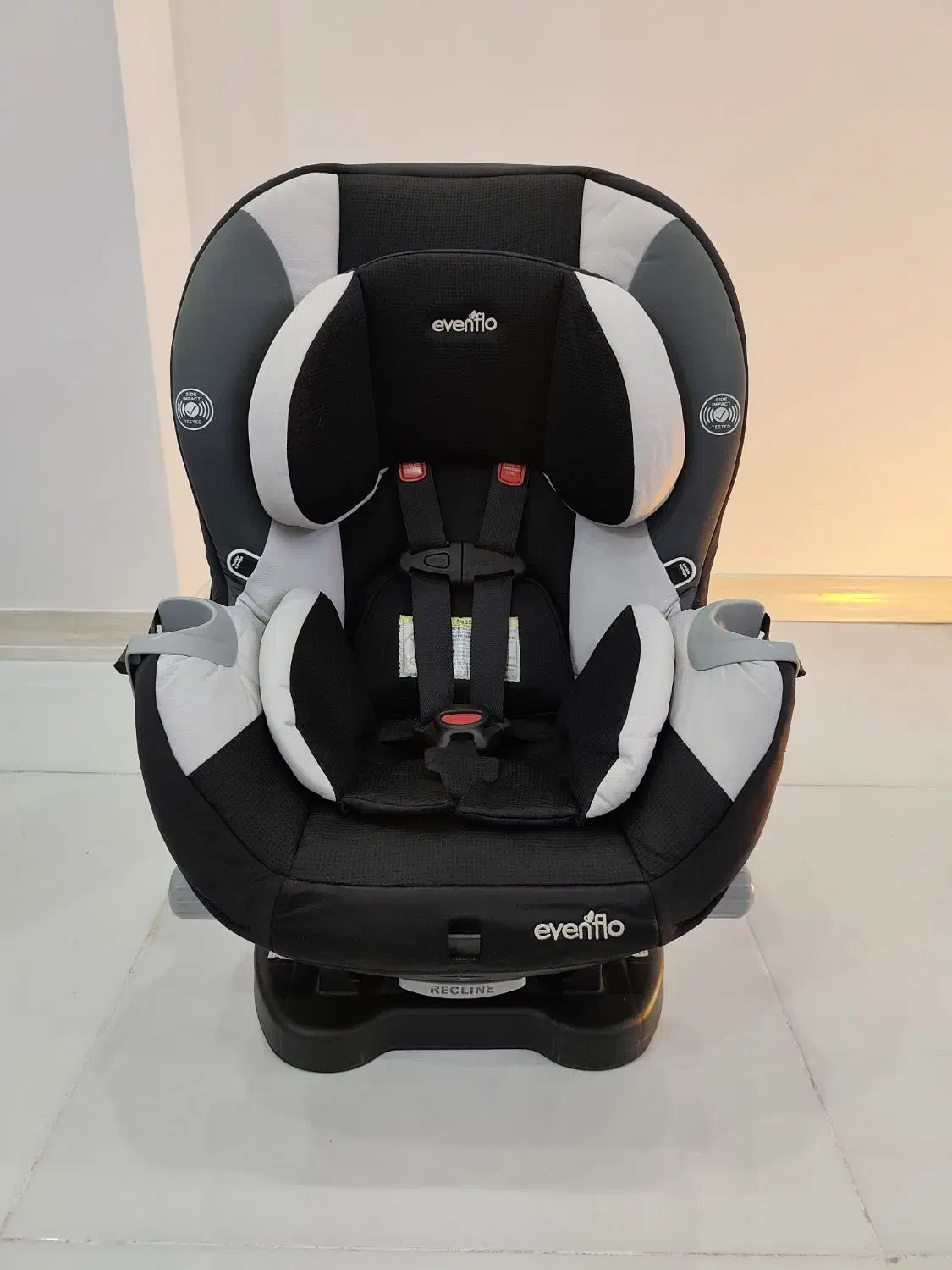 صندلی ماشین ایون فلو|تخت و صندلی بچه|تهران, امانیه|دیوار