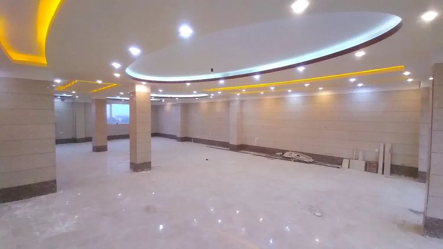 رهن و اجاره ساختمان تجاری|اجارهٔ مغازه و غرفه|لنگرود, |دیوار