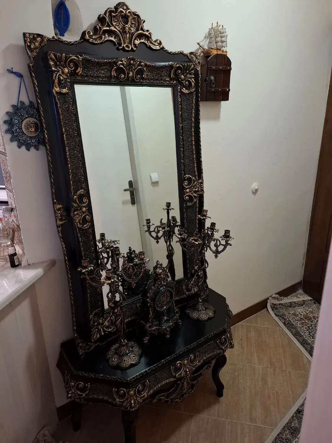 آینه وشمعدان وساعت|بوفه، ویترین، کنسول|اصفهان, سپاهان‌شهر|دیوار