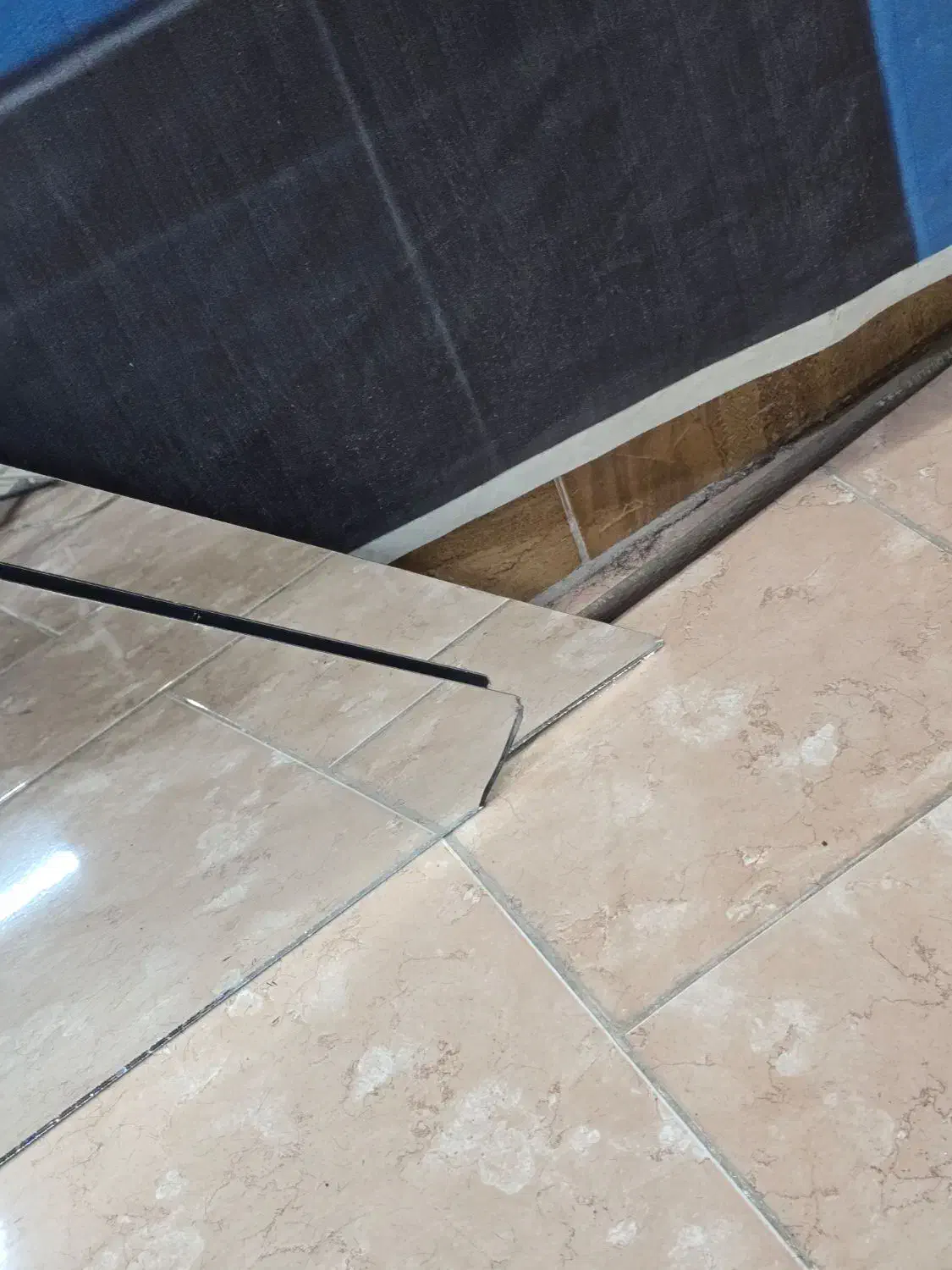 آیینه|آینه|پاکدشت, پاکدشت (مامازند)|دیوار