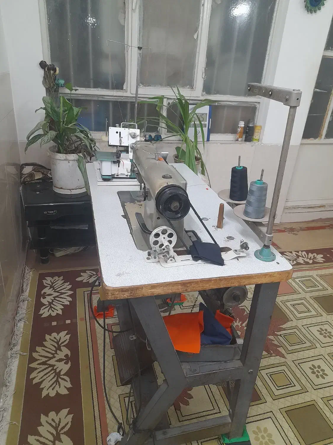 چرخ خیاطی و سردوز|چرخ خیاطی و ریسندگی|یزد, |دیوار