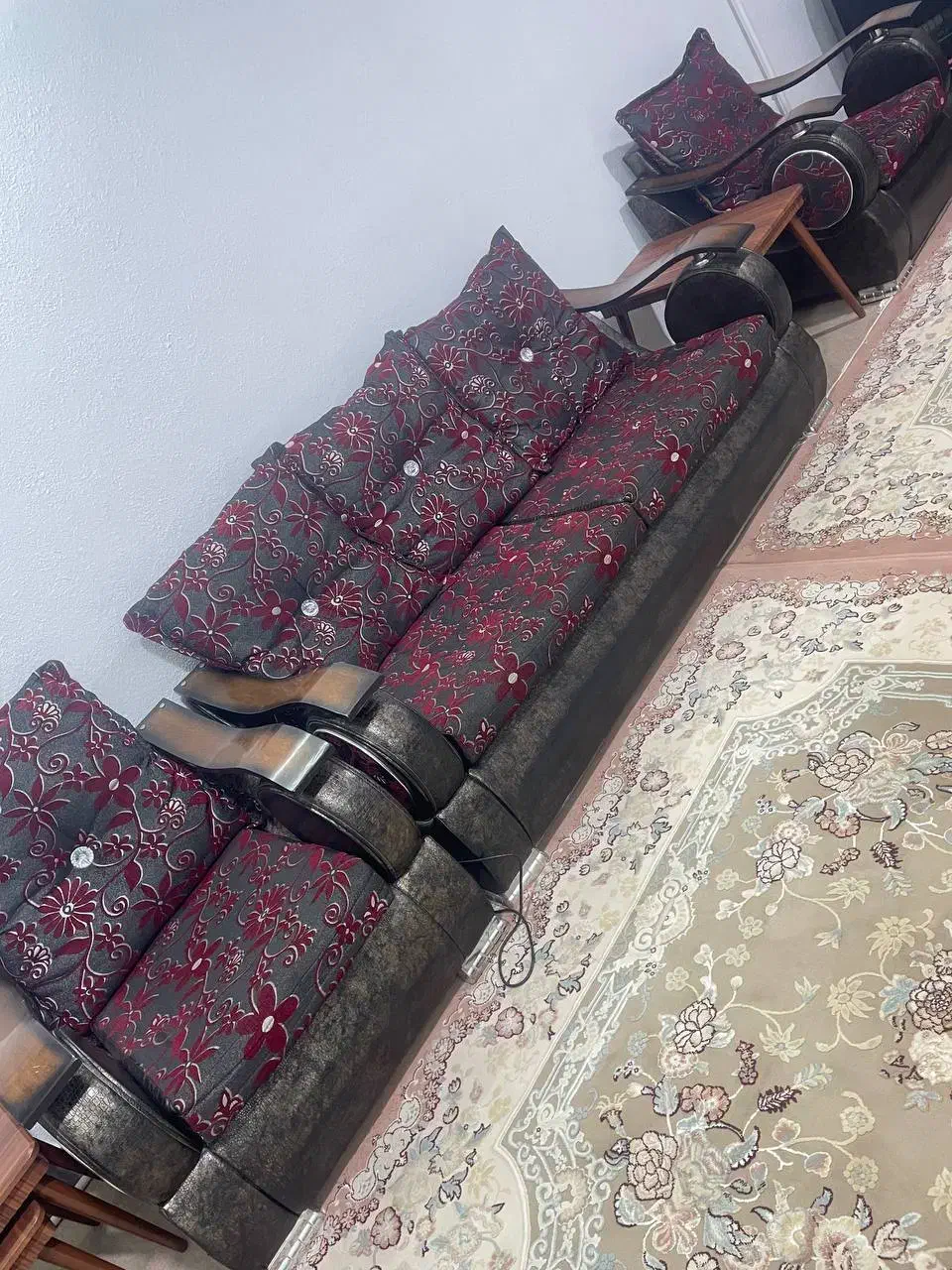 مبل راحتی|مبلمان خانگی و میز عسلی|رشت, آب و برق|دیوار