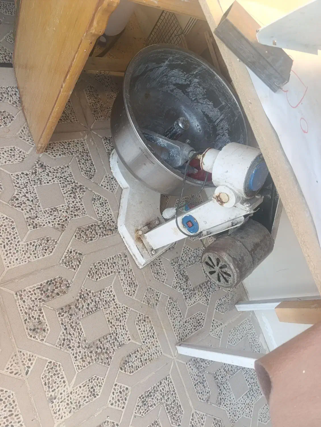 نانوای|ماشین‌آلات صنعتی|لالی, |دیوار