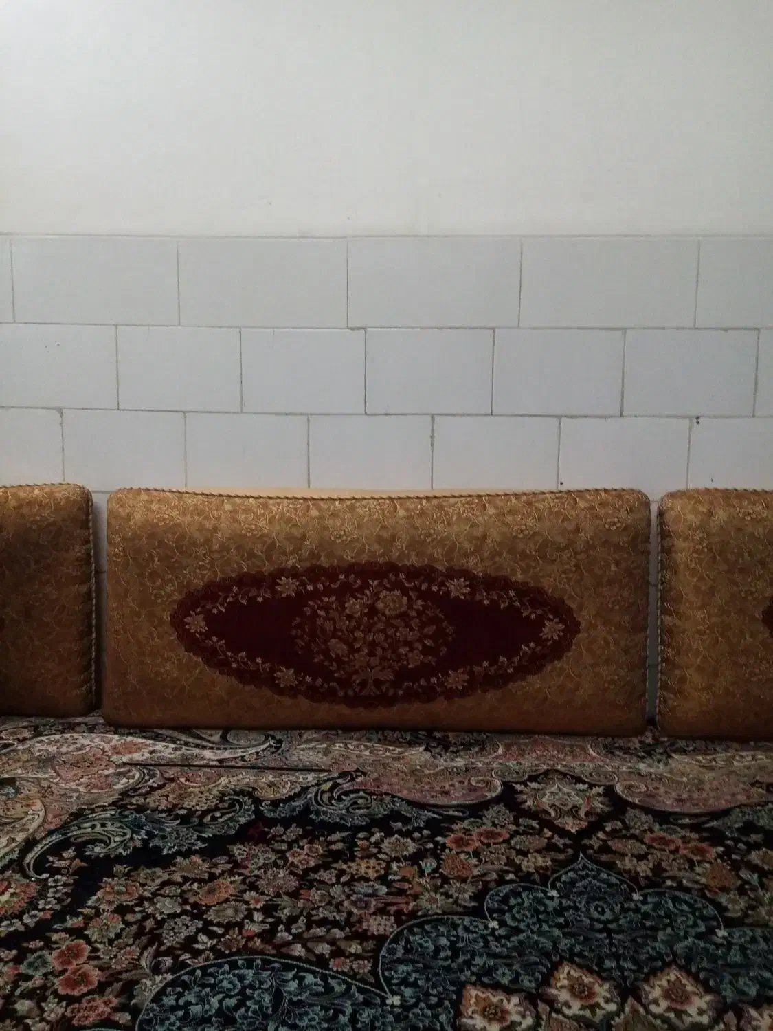 پشتی دوجفت|پشتی|یزد, |دیوار