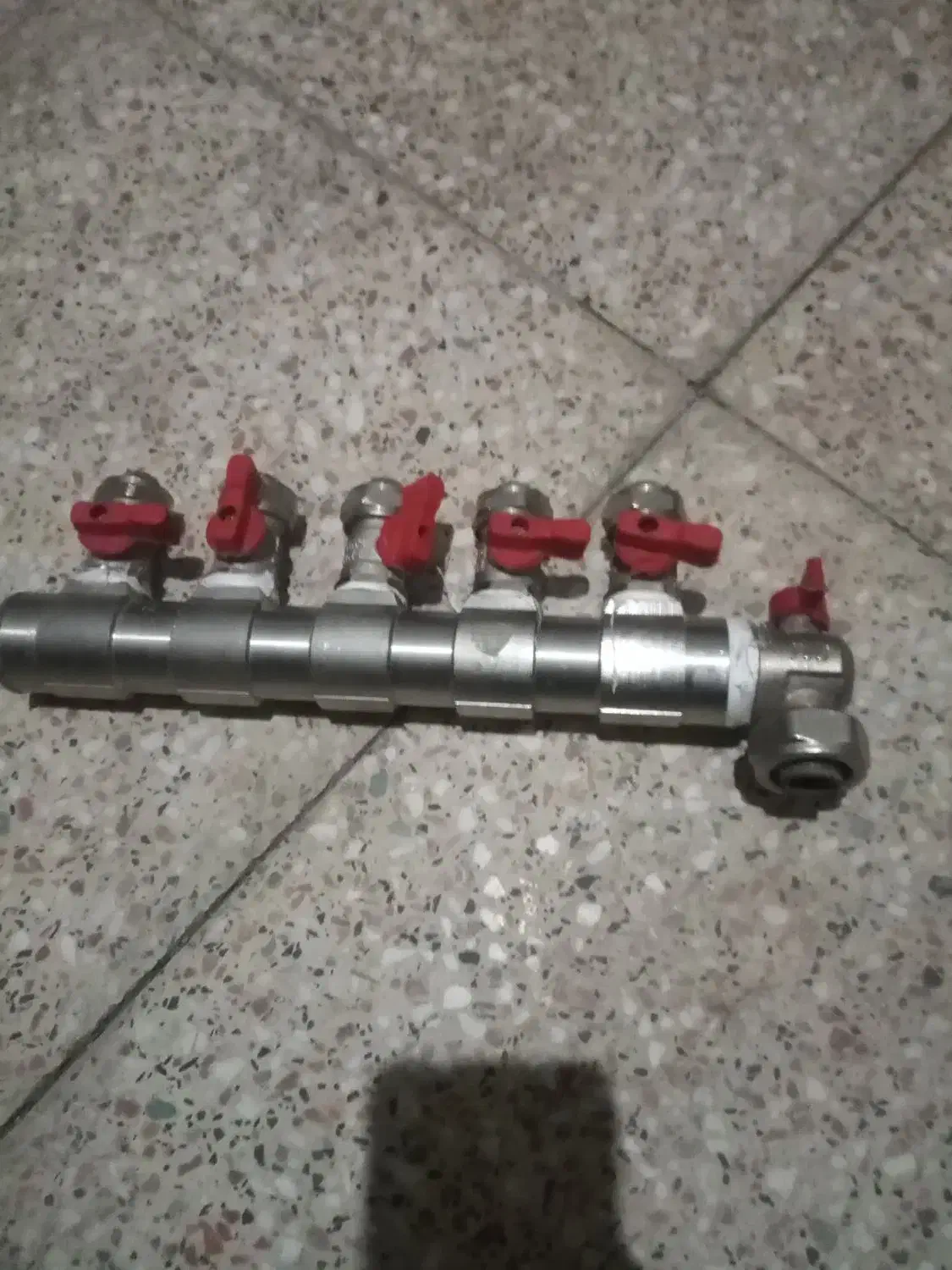 شیر کاملا سالم|آبگرمکن، پکیج، شوفاژ|ایوان, |دیوار