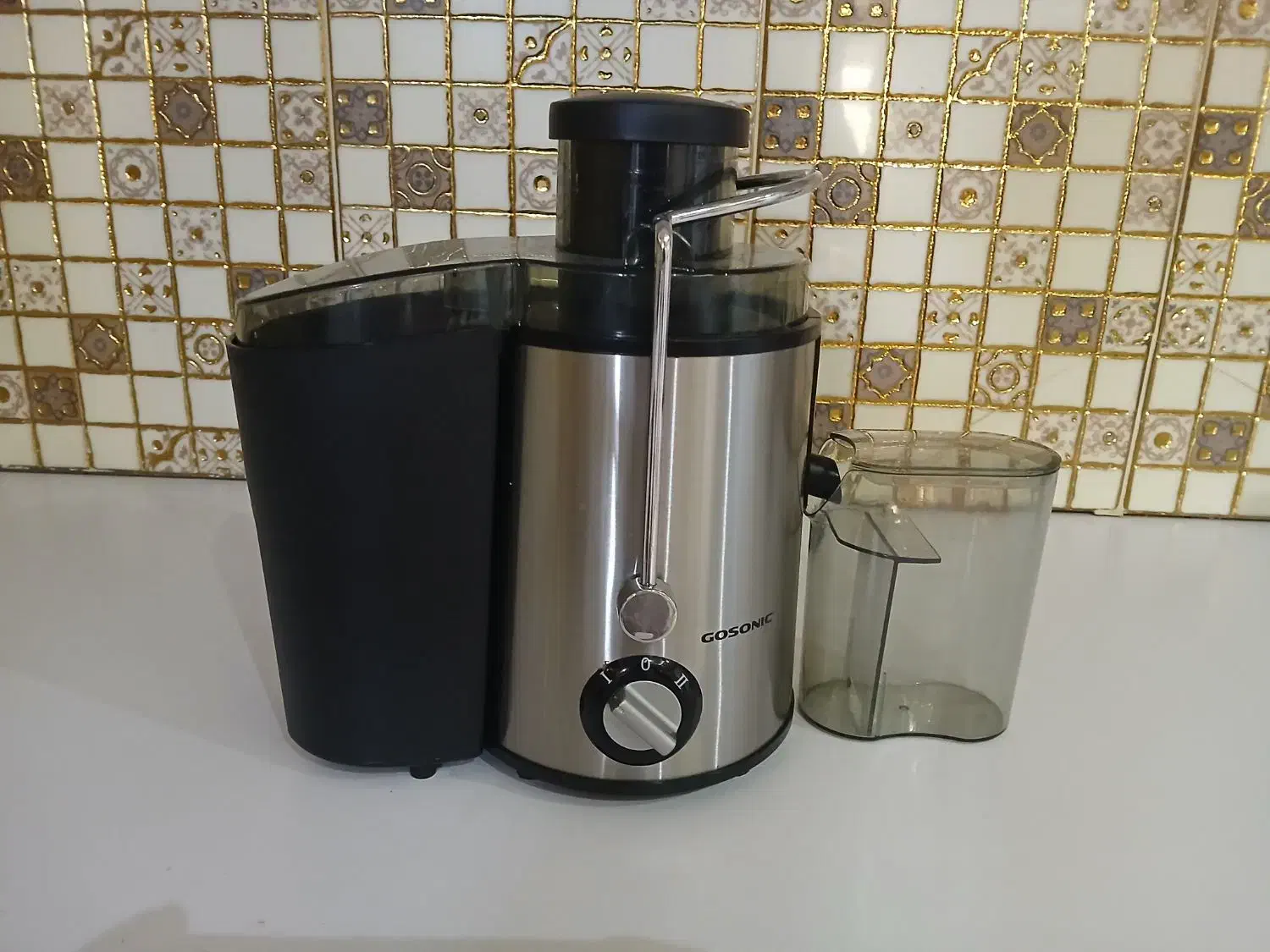 آب هویچ گیری|خردکن، آسیاب، غذاساز|قم, دروازه چوبی|دیوار