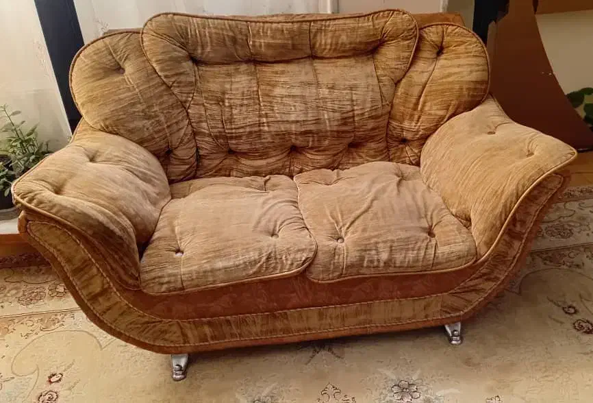 مبل ۷نفره در حد نو|مبلمان خانگی و میز عسلی|فولادشهر, C3|دیوار