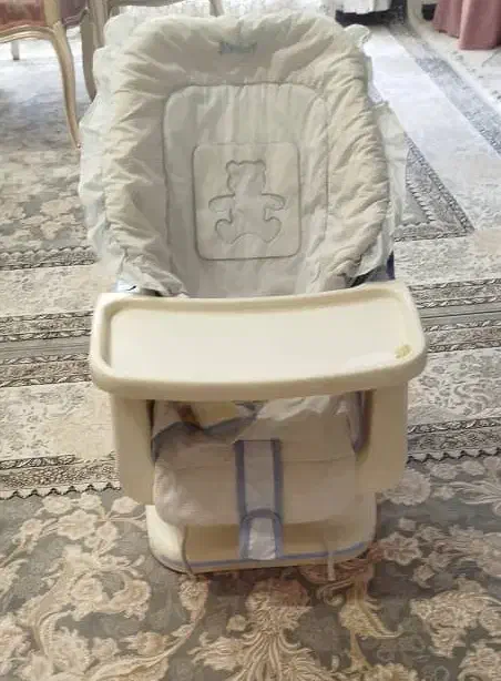 صندلی غذا خوری پایه کوتاه کودک و تخت خواب شو|تخت و صندلی بچه|شیراز, رحمت‌آباد|دیوار