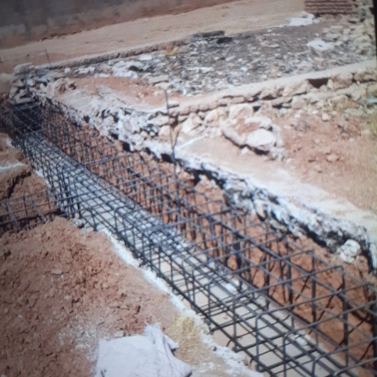 اجرای کامل فنداسیون و اسکلت فلزی و سقف بتنی|خدمات پیشه و مهارت|کوهدشت, |دیوار