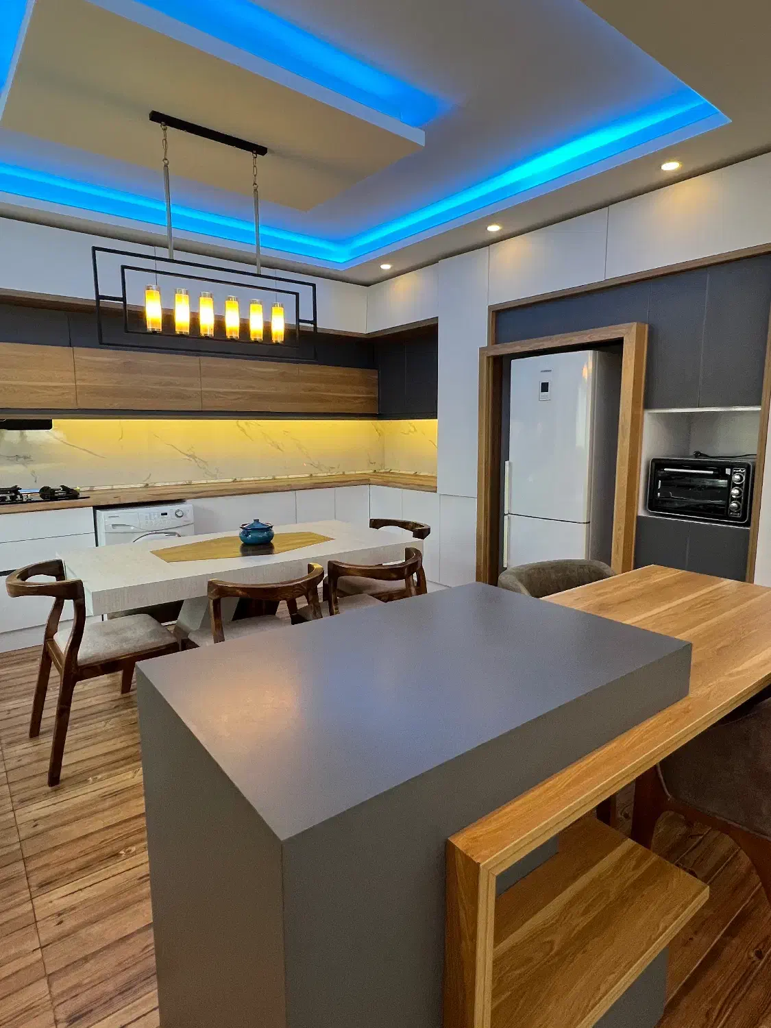 ویلا جنگلی استخردار ارشام همراه با بیلیارد|اجارهٔ کوتاه‌مدت ویلا و باغ|رشت, معلم|دیوار