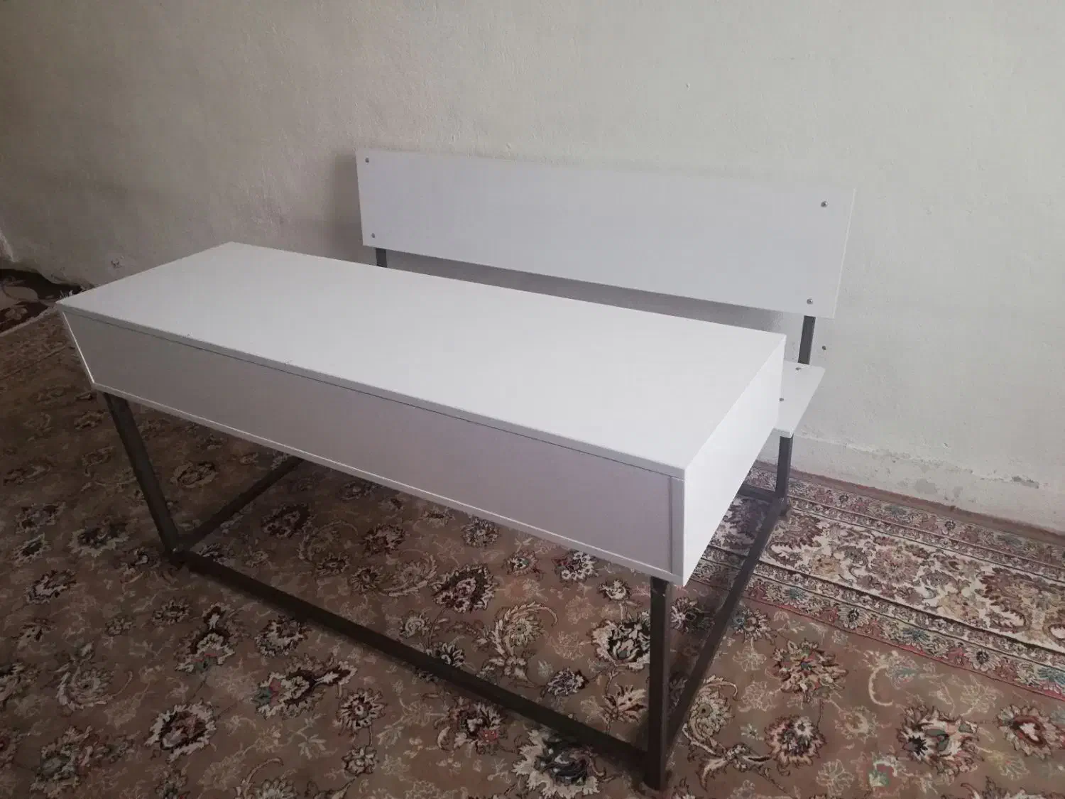 نیمکت|صندلی و نیمکت|شیراز, شیشه‌گری|دیوار