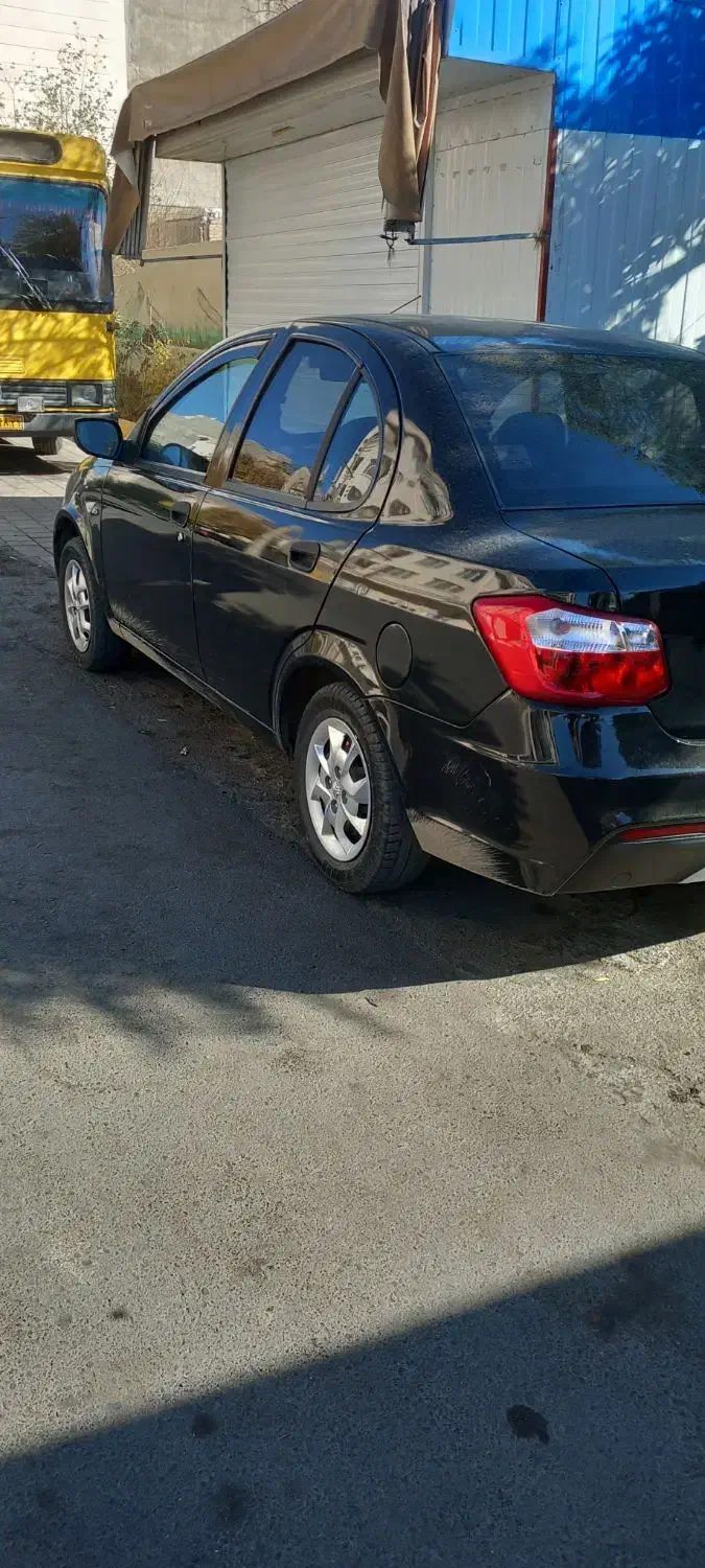 ساینا ۴۰۲ s مشکی.آینه ها برقی.سنسور دنده عقب.|خودرو سواری و وانت|اسلام‌شهر, باغ فیض|دیوار