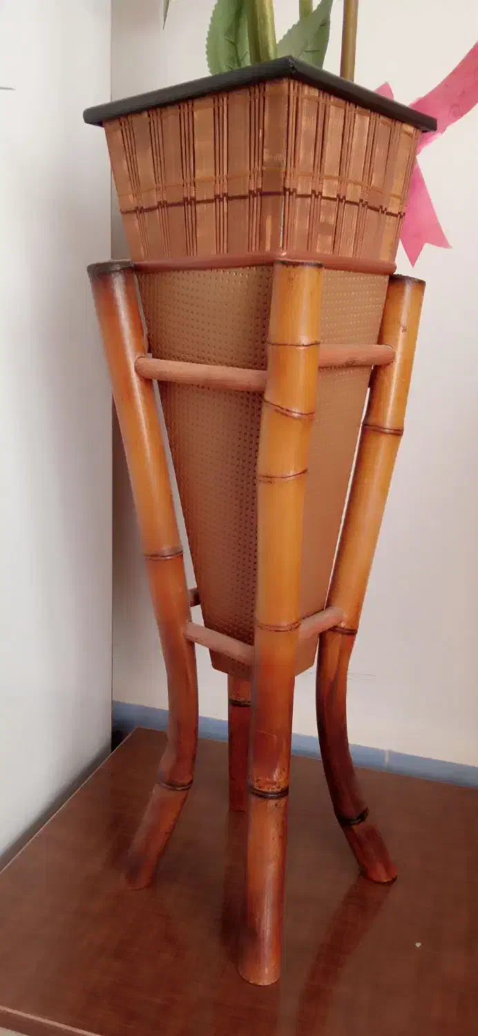 گلدان چوبی مناسب برای کنار سالن وگلهای بلند|گل مصنوعی|بناب, |دیوار