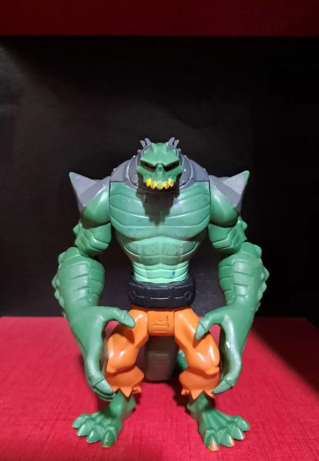 اکشن فیگور اورجینال از سری انیمیشن بتمن 2012|مجسمه، تندیس، ماکت|تربت جام, شهید نصرالهی|دیوار