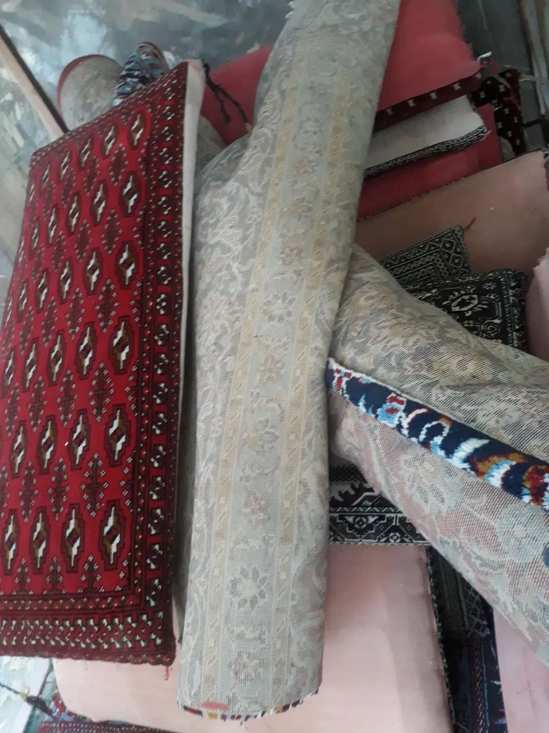 تعدادی پشتی و فرش با سایز های مختلف|پشتی|تویسرکان, |دیوار