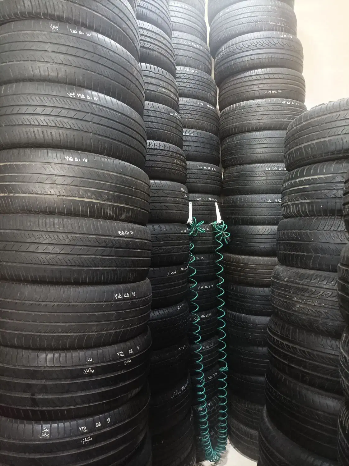 فروش انواع لاستیک دسته دوم و استوک زیر صفری|قطعات یدکی و لوازم جانبی|رشت, نیروی دریایی|دیوار