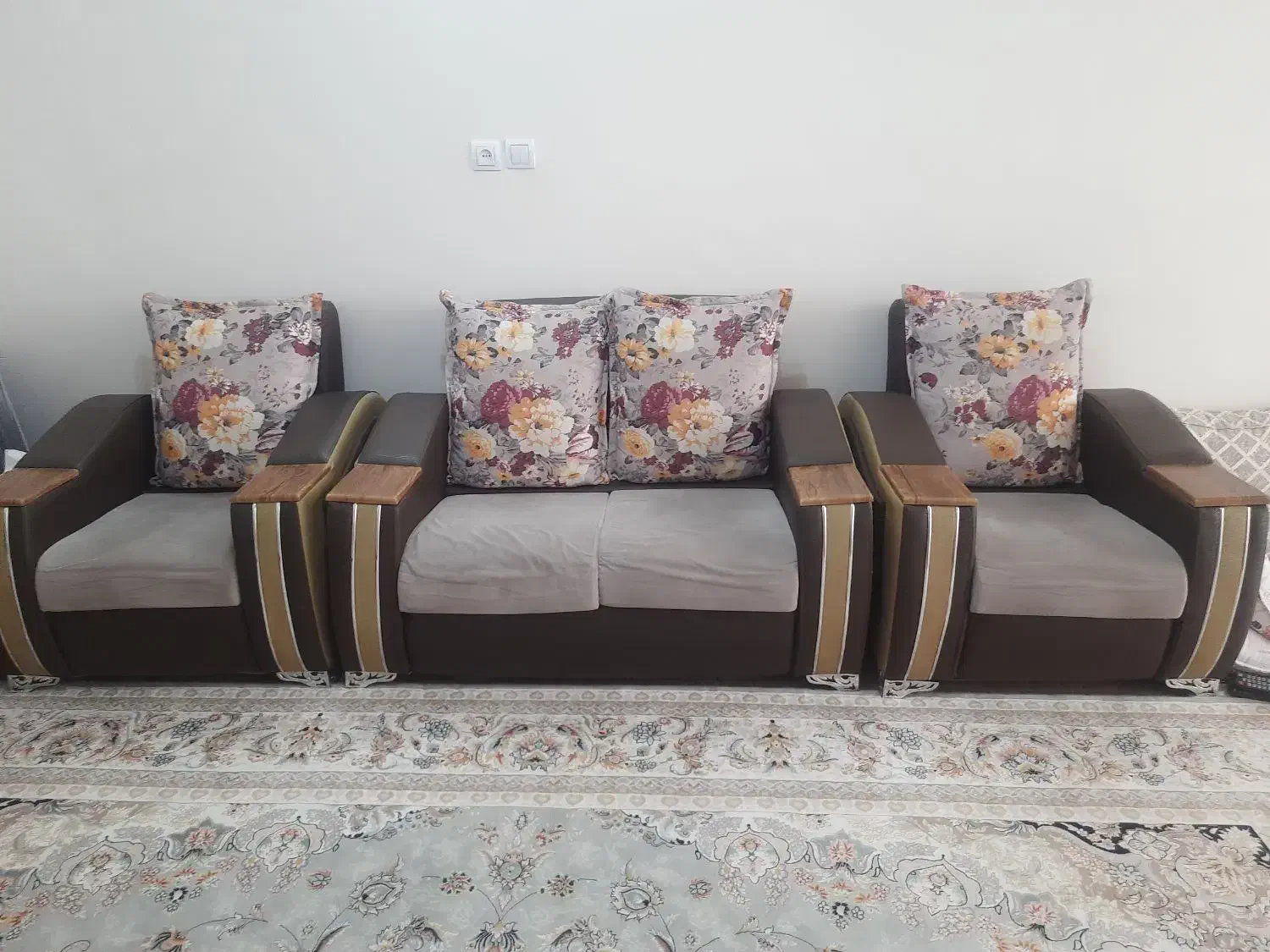 مبل دست دو ولی در حد نو|مبلمان خانگی و میز عسلی|فلاورجان, |دیوار