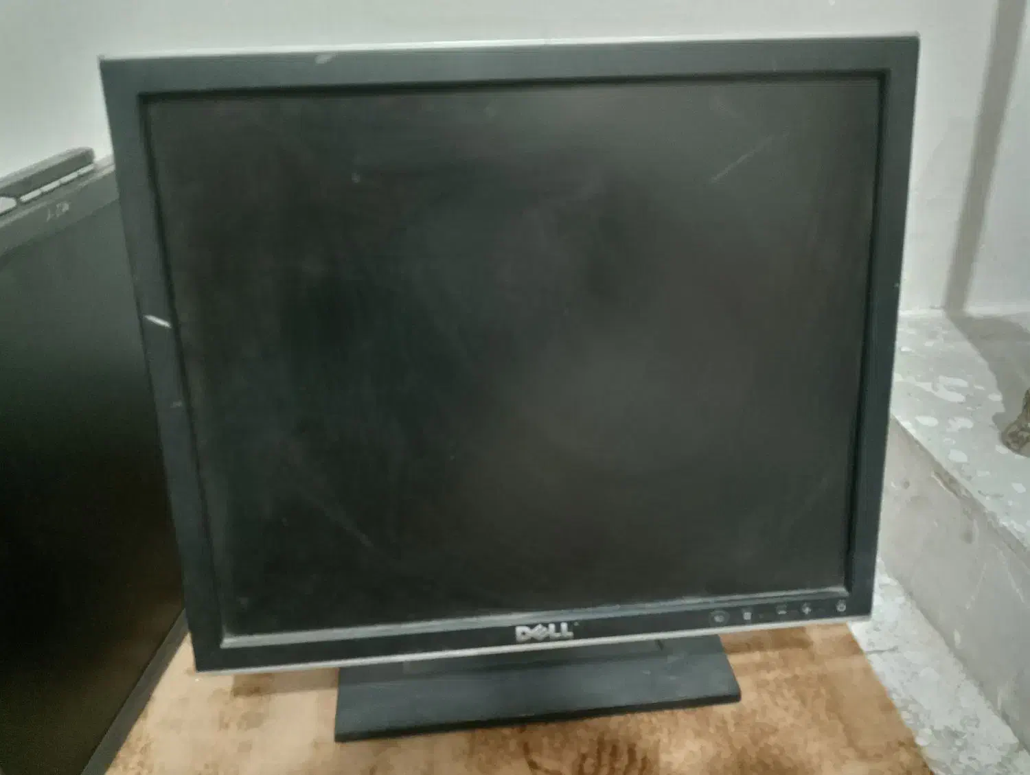 چهار عدد مانیتور Dlee|رایانه رومیزی|مشهد, هفده شهریور|دیوار