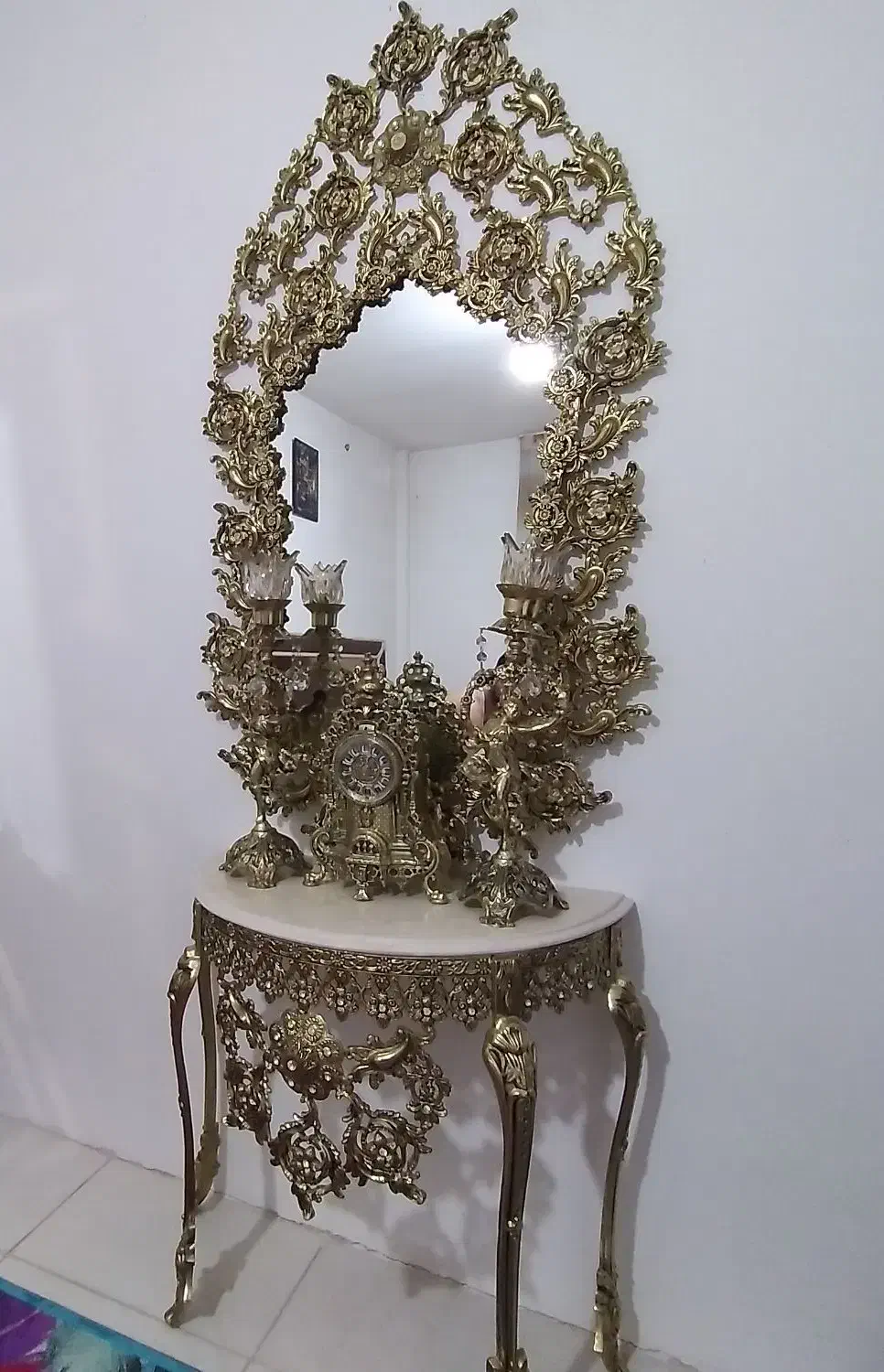 آیینه و شمعدان|آینه|کرج, آق تپه|دیوار