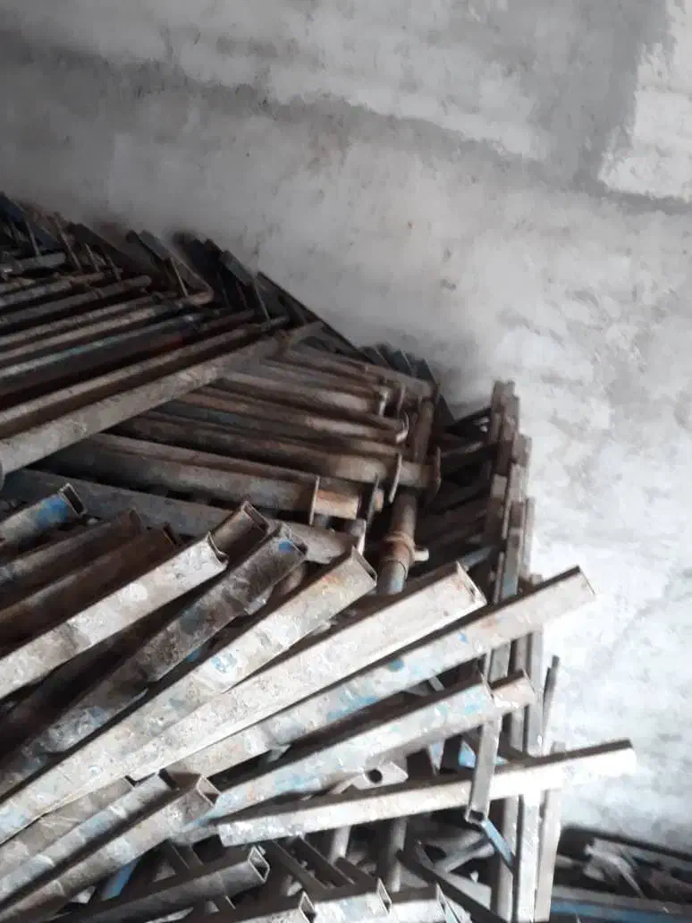 کارگر به صورت دایمی برای جابه جایی جک وقالب|استخدام معماری، عمران و ساختمانی|لاهیجان, آهندان|دیوار