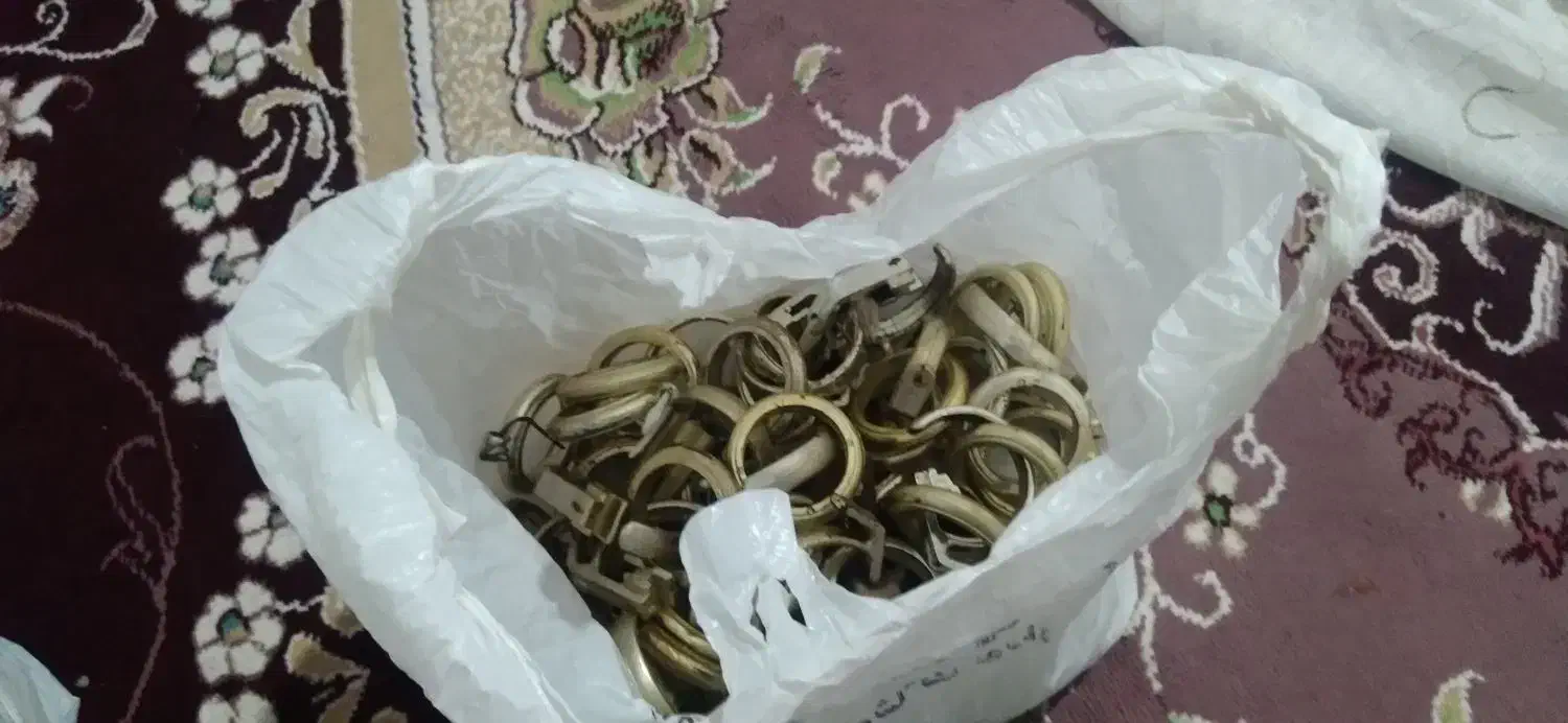 چند عدد پرده  وروبالشی تمیز|پرده، رانر، رومیزی|ملکشاهی, |دیوار