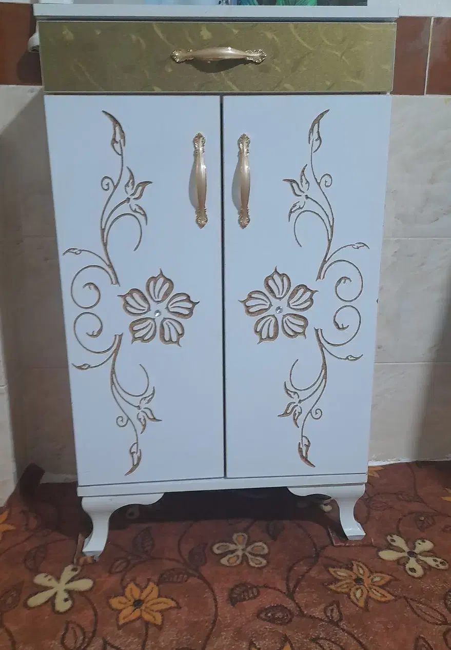 جاکفشی|جاکفشی، کمد، دراور|بشاریات, |دیوار