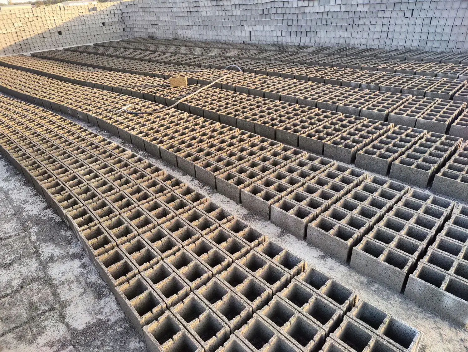 بلوک پرسی درجه یک با بهترین متریال|مصالح و تجهیزات ساختمان|چهارباغ, |دیوار