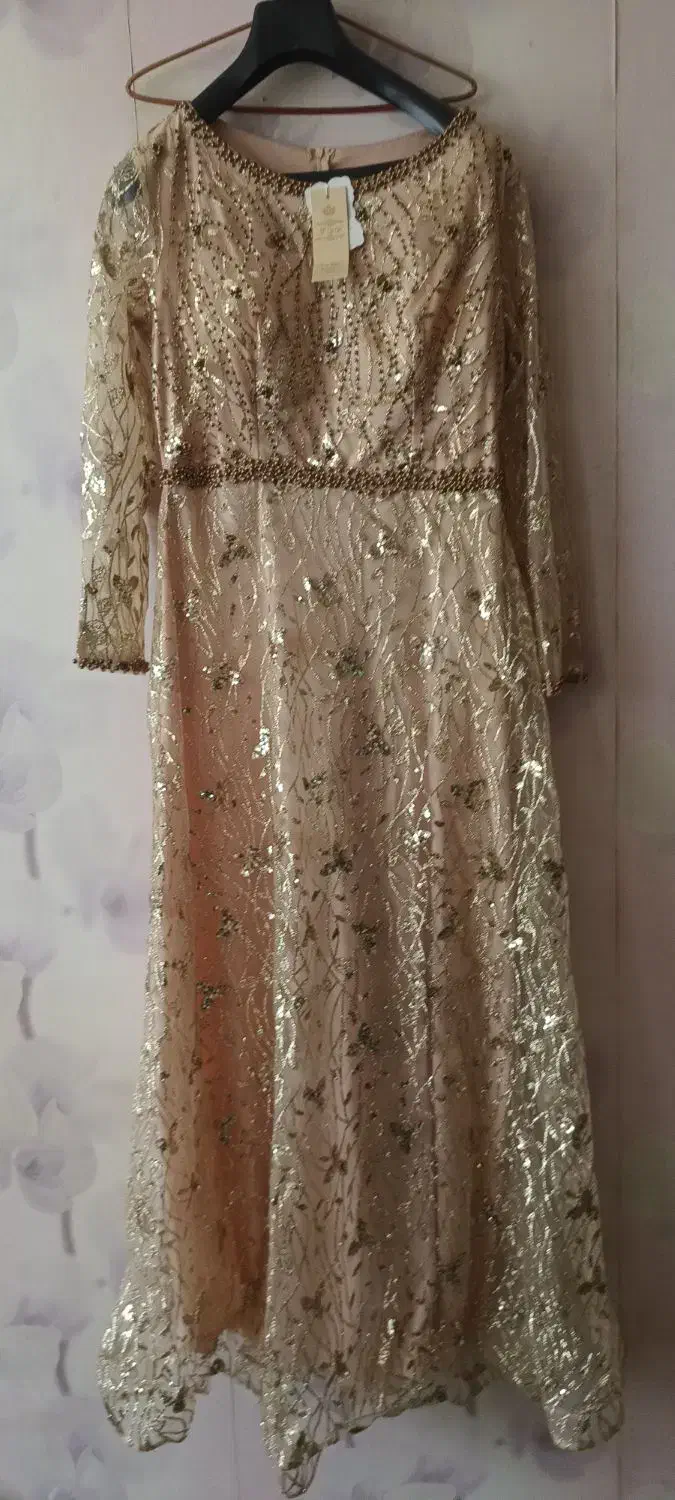 لباس مجلسی نو،استفاده نشده|لباس|صومعه‌سرا, |دیوار