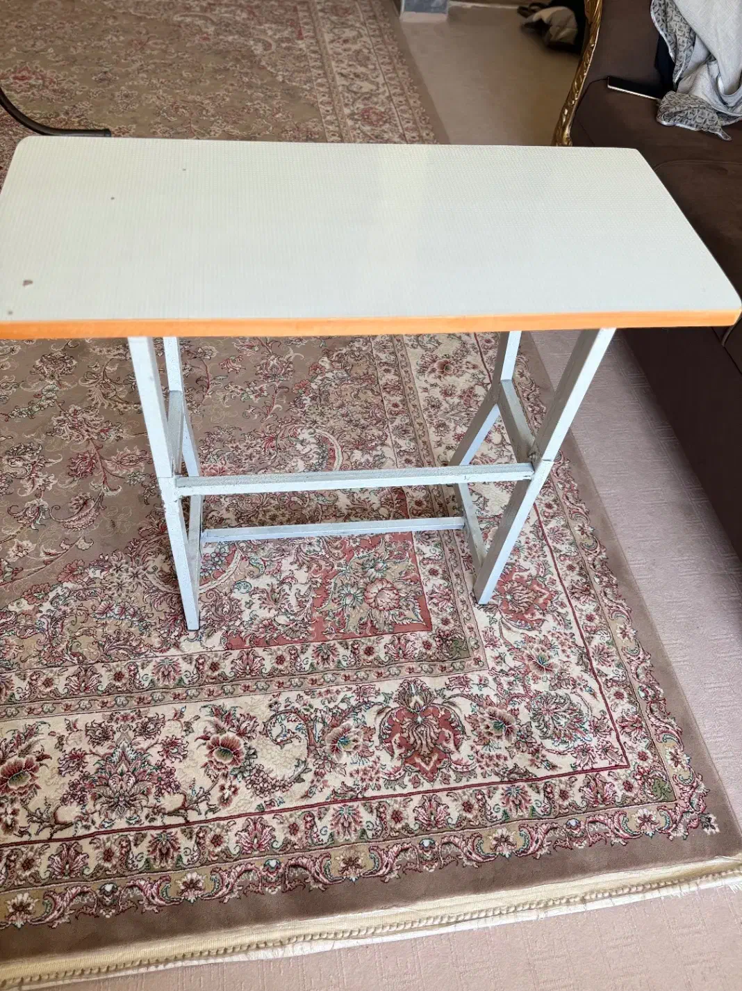 میز چرخ خیاطی|لوازم خیاطی و بافتنی|میانه, |دیوار