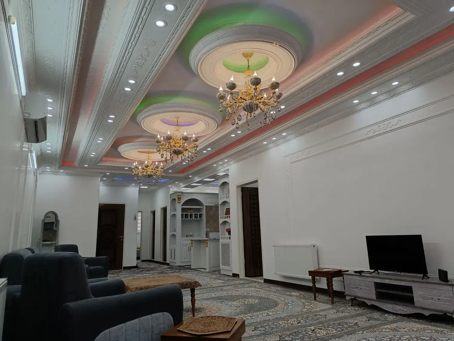 سوییت نوساز و شیک برای افراد سخت پسند.مجرد.خانواده|اجارهٔ کوتاه‌مدت آپارتمان و سوئیت|یزد, |دیوار