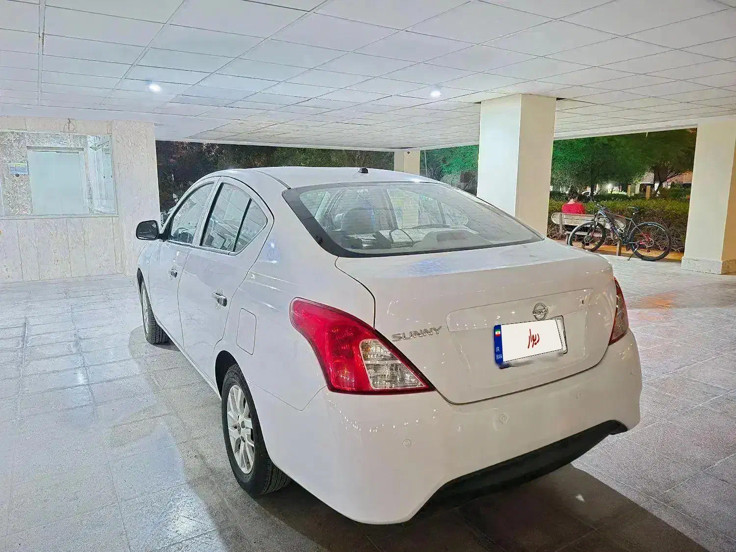 نیسان سانی ۲۰۱۸ تمیز و خانگی|خودرو سواری و وانت|کیش, |دیوار