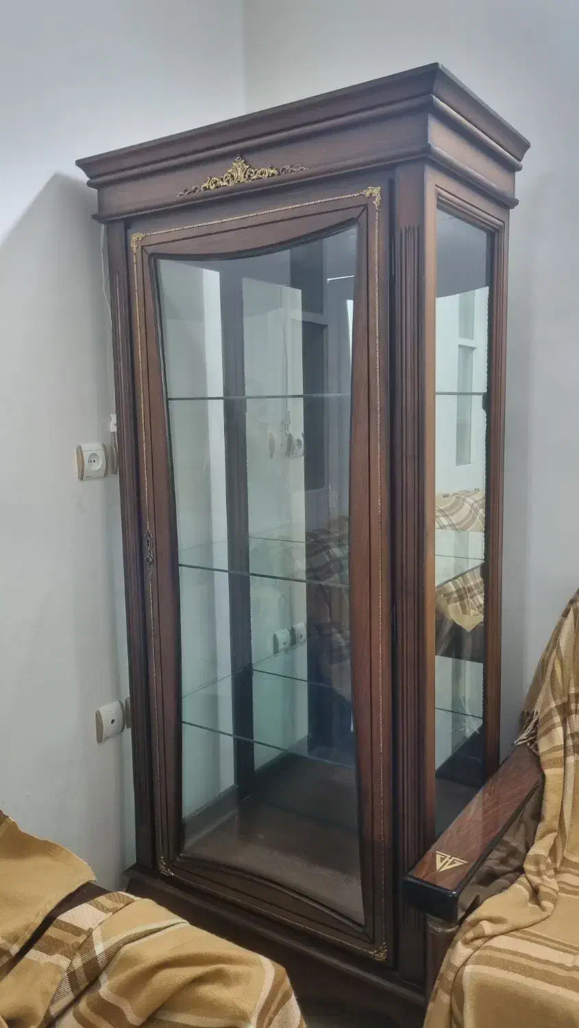 حراج بوفه شیک باچوب بسیارزیبا با قیمت استثنائی|بوفه، ویترین، کنسول|یزد, |دیوار