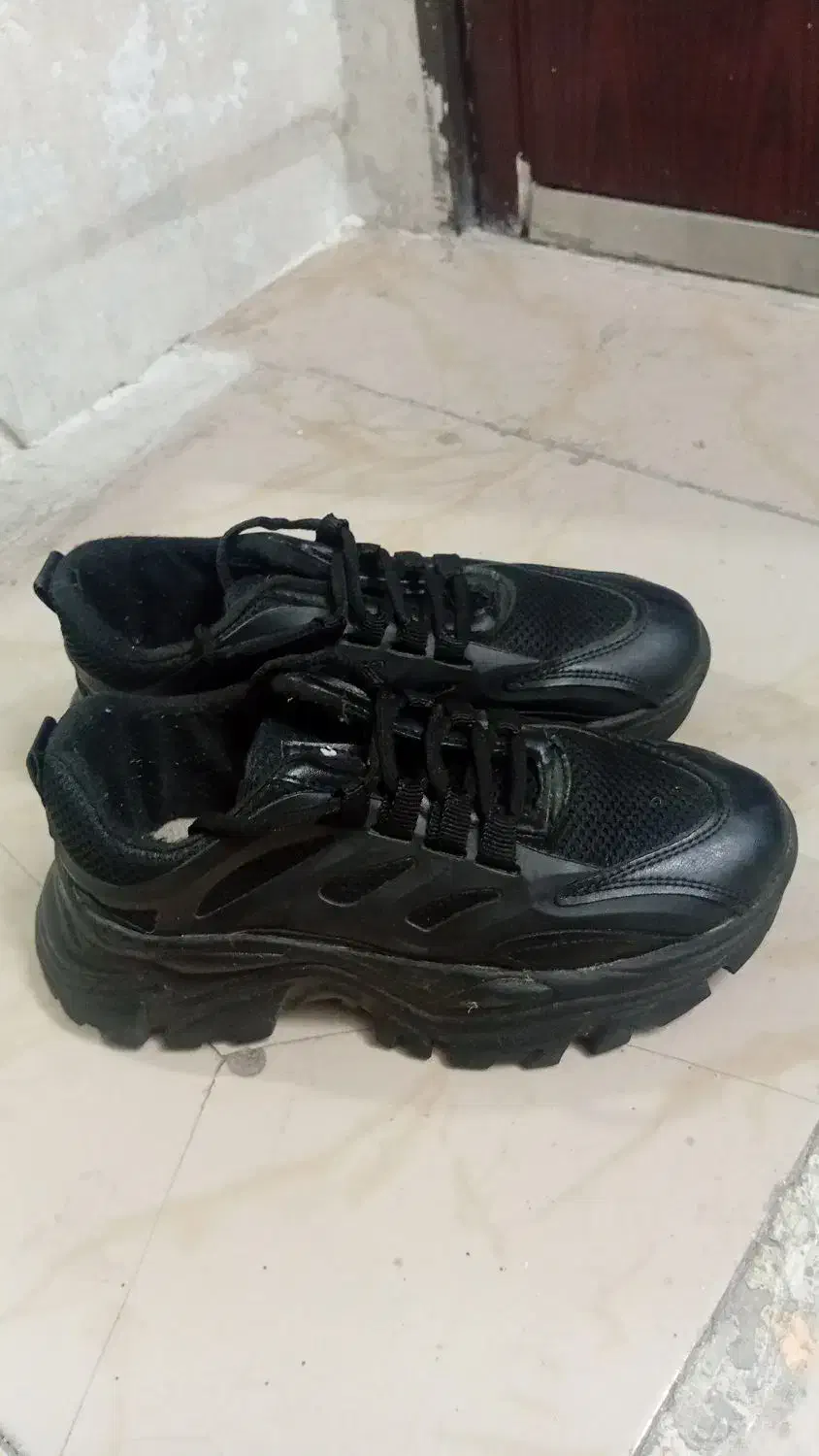 دو عدد کفش زنانه بالنسیاگا|کیف، کفش، کمربند|سمنان, |دیوار