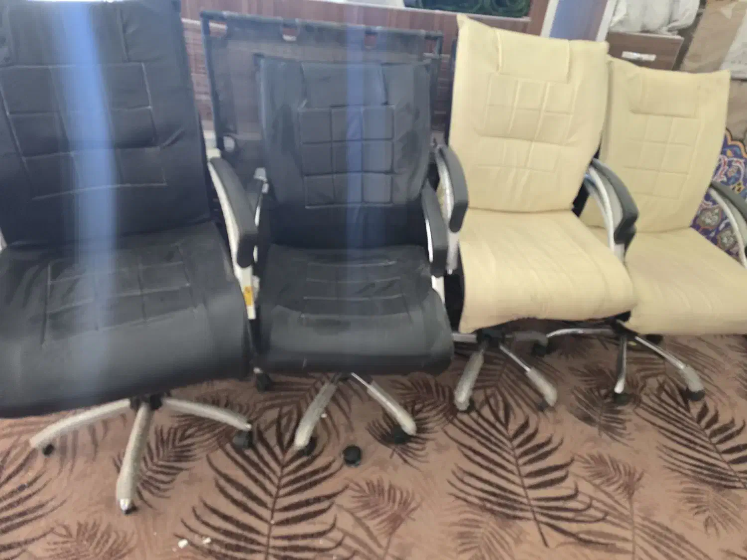 صندلی گردان|صندلی و نیمکت|اهواز, بهارستان|دیوار