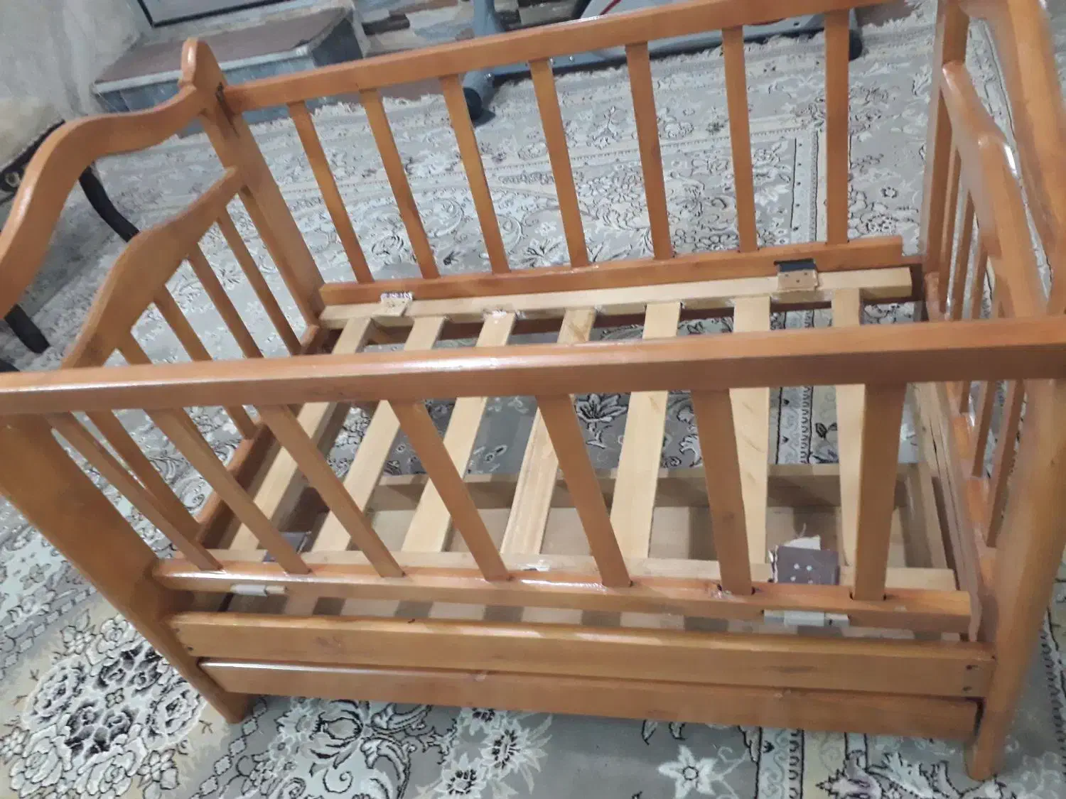 گهواره وتخت کودک|تخت و سرویس خواب|قم, هنرستان|دیوار