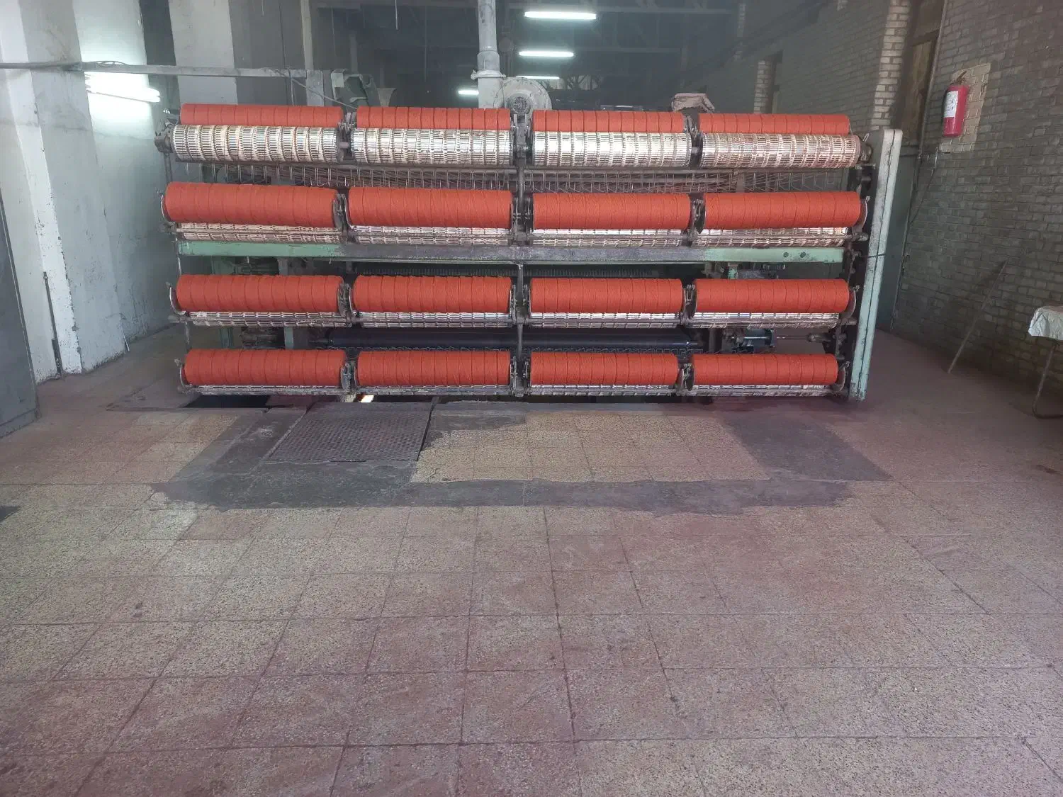 ریسندگی نخ پشم و الیاف پتو و فرش|چرخ خیاطی و ریسندگی|مشهد, ایثارگران|دیوار