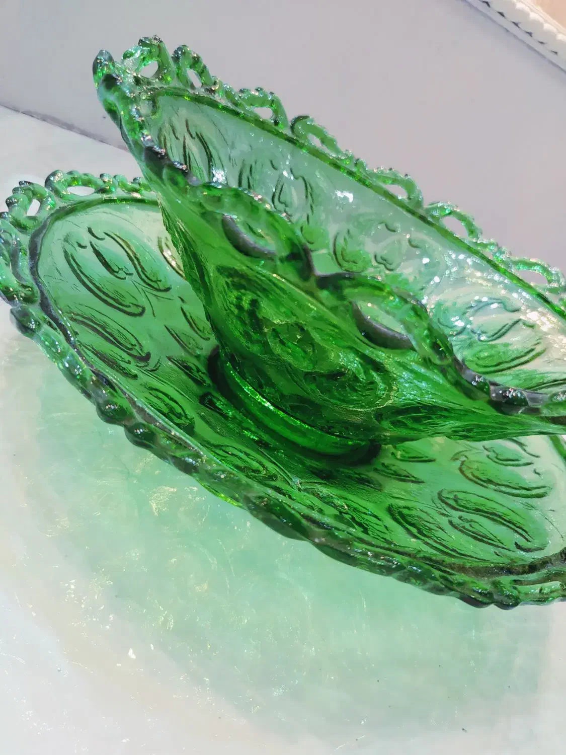 ظرف قدیمی وسینی پایه دار ، اتو مو|آرایشی، بهداشتی، درمانی|رشت, گیل|دیوار