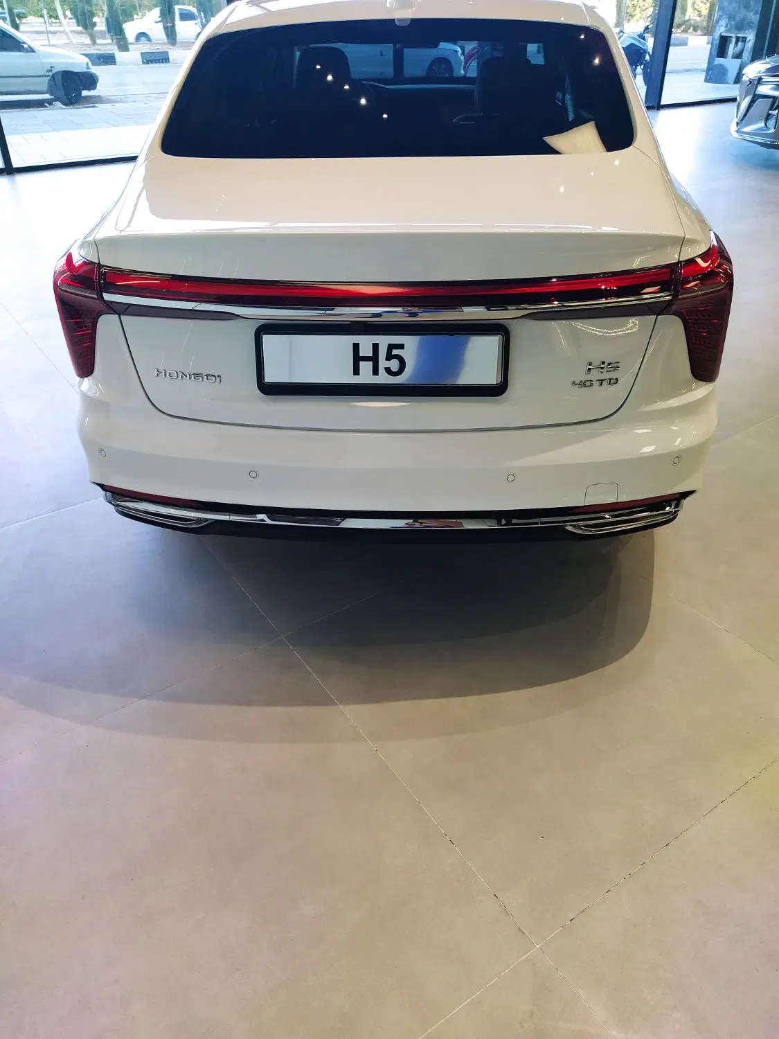 HonGQi H5|خودرو سواری و وانت|شیراز, چوگیاه‎|دیوار