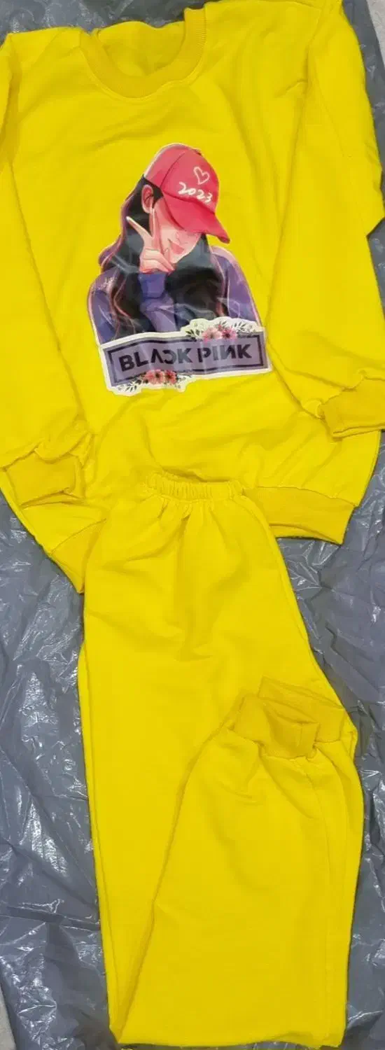 حراج تمامی لباس ها به مناسبت شب یلدا|حراج|سمنان, |دیوار