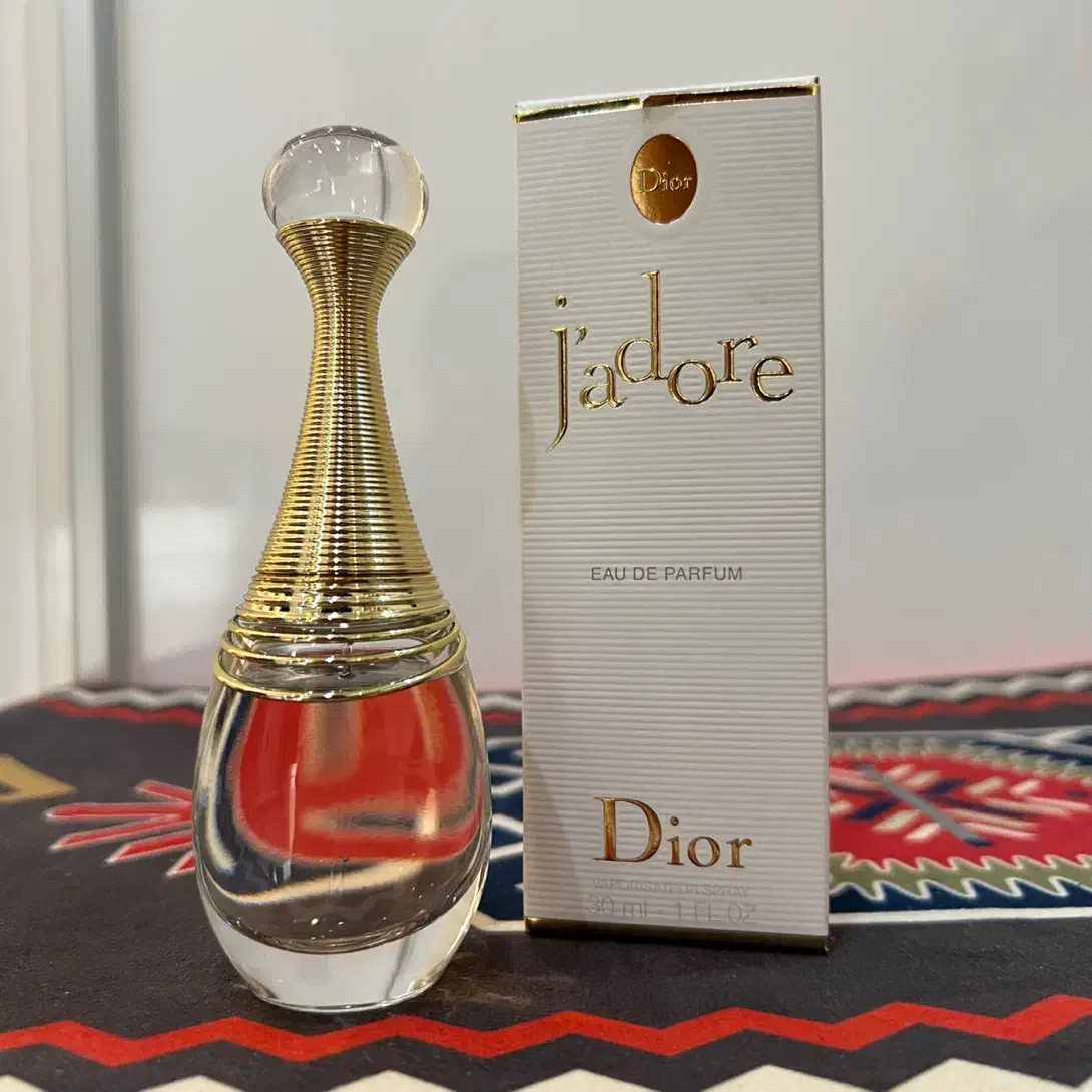 عطر زنانه دیور جادور Jadore|آرایشی، بهداشتی، درمانی|تهران, تجریش|دیوار