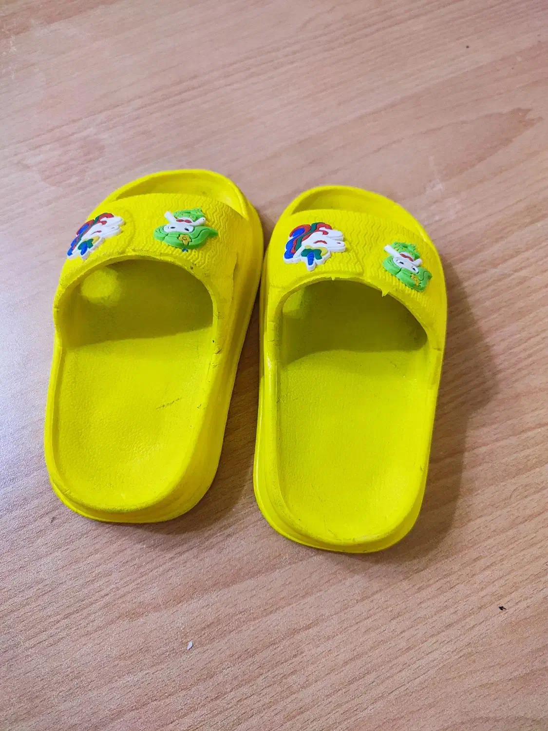 دمپایی|اسباب و اثاث بچه|رشت, فلسطین|دیوار