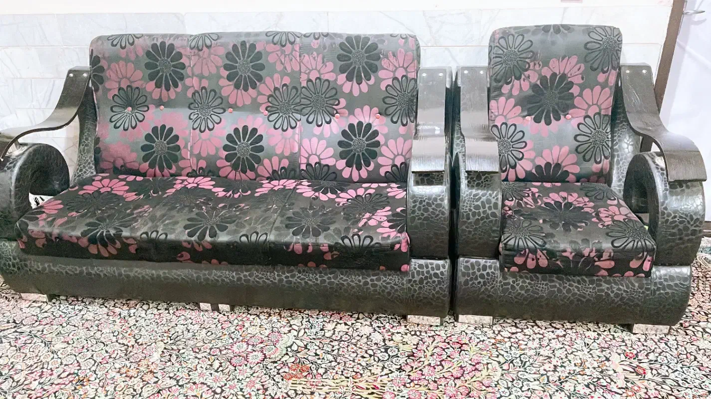 مبل ۹نفره بسیار تمیز|مبلمان خانگی و میز عسلی|سیرجان, |دیوار